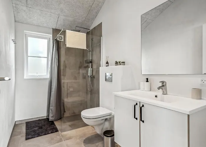 Дом отдыха 4 Bedroom In