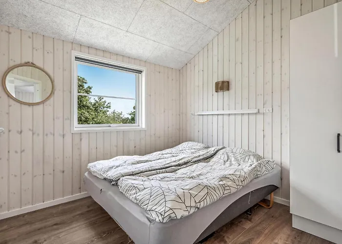 Дом отдыха 4 Bedroom In